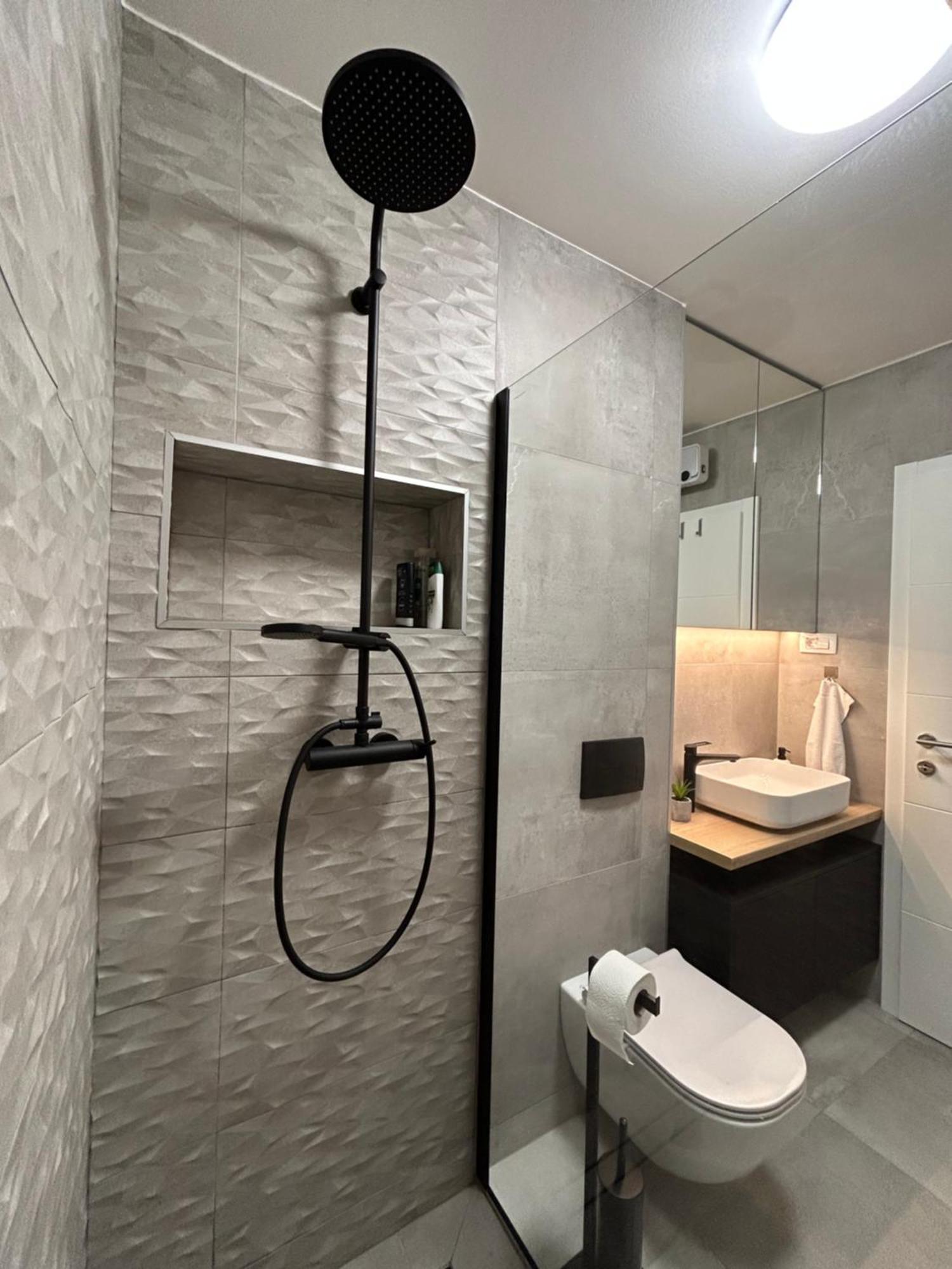 Apartment Oris, Private Parking, Garden Zadar Exterior photo